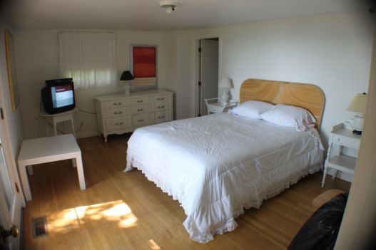 Narragansett, RI - Ocean Front Rental, 4 Bedrooms, Furnished, Narragansett, RI - Ocean Front Rental, 4 Bedrooms, Furnished Photo #9