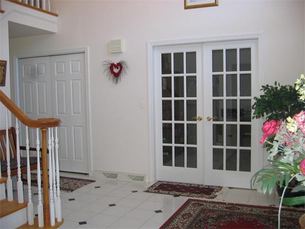 Photo: Aynsley Cir, Billerica, MA