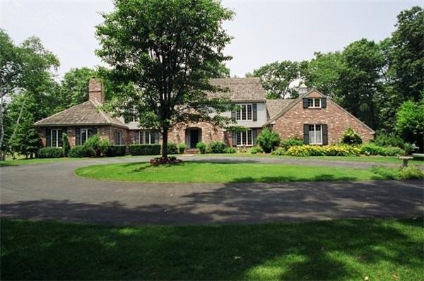 Photo: Surrey Ln, Boxford, MA